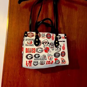 wonderful Georgia Hand bag w/ Straps handles